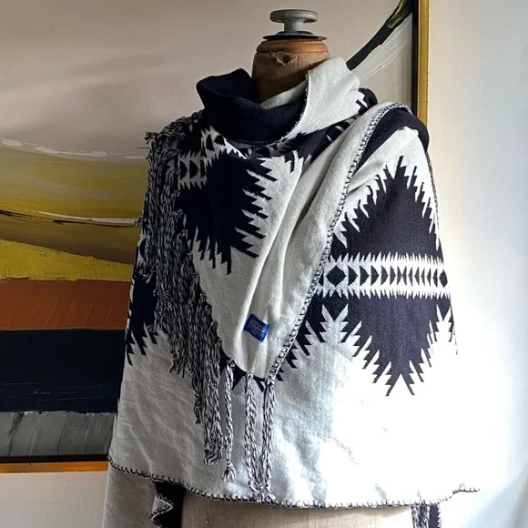 Pendleton Spider Rock Fringe Shawl / Cape - Picture 7 of 8